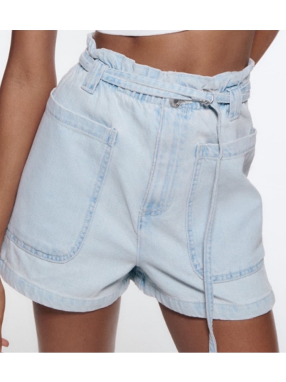 Zara High-Rise Belted Denim Paperbag Shorts Women's Light Wash Pocket
Size 4